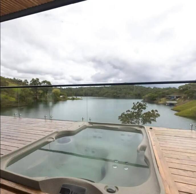 Sky House Cabana Guatape La Pradera  Exterior photo