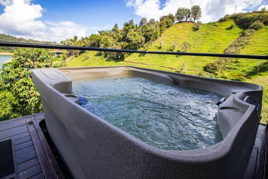 Sky House Cabana Guatape La Pradera  Exterior photo